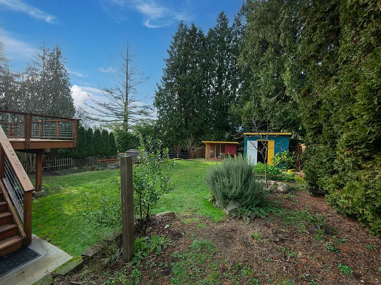 11527 39th Ave NE — Photo 4