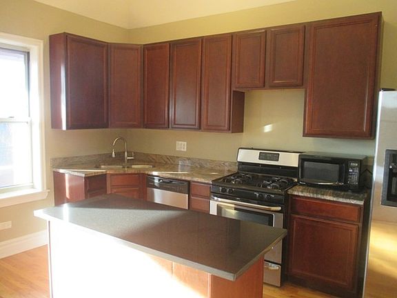 4th image of 4853 S Vincennes Ave #305