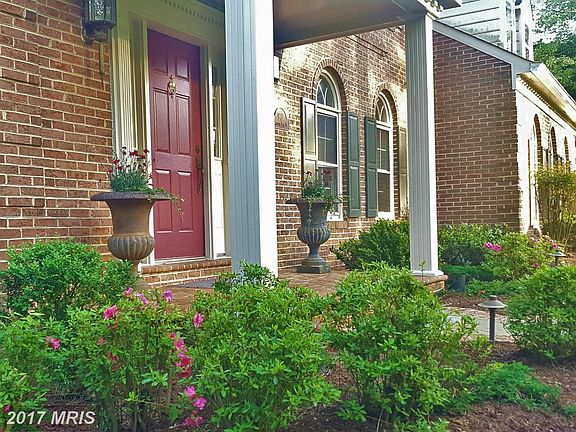 2nd image of 907 Malvern Hill Dr