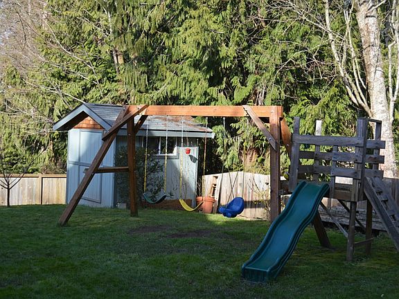 5th image of 6809 49th Pl NE