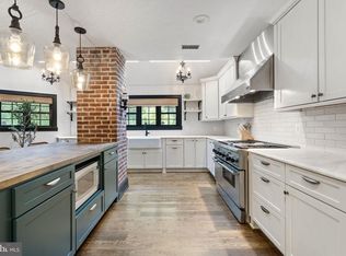 1040 White Sands Dr, Lusby, MD 20657