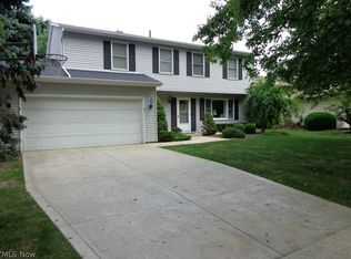 8389 Lorraine Dr, Strongsville, OH 44149