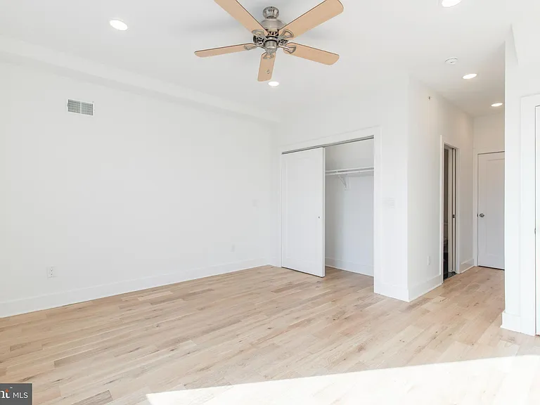 2406 W Master St #2 — Photo 16