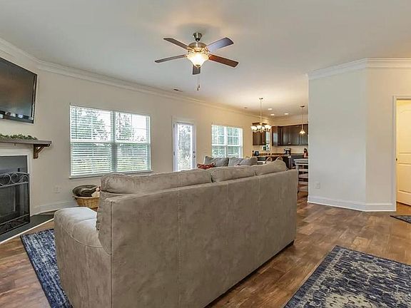 3rd image of 540 Alamanni Ct