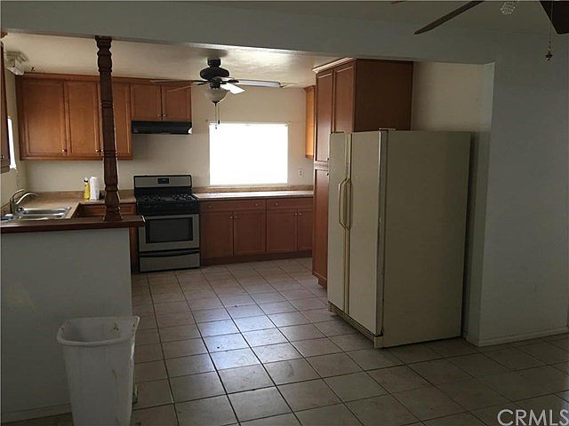 2nd image of 1000 S Lillian Dr