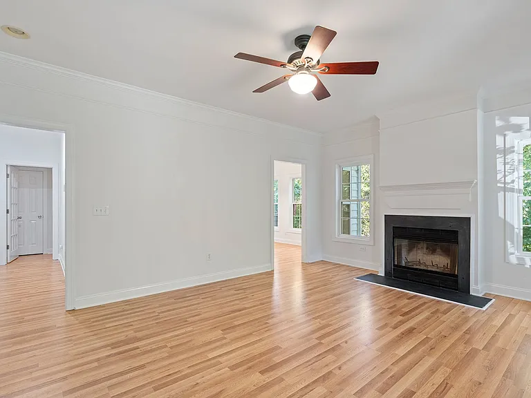 35 Cynthia Ln — Photo 11