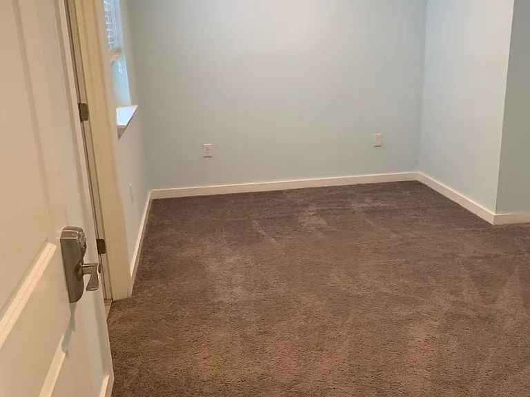 1411 W Thompson St — Photo 18