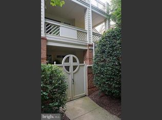 1317 Garden Wall Ct #401, Reston, VA 20194