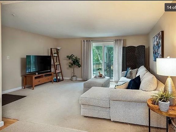 4th image of 11 Village Rock Ln APT 17