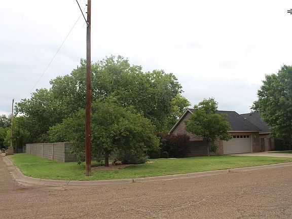 4th image of 1408 W 17th Ln