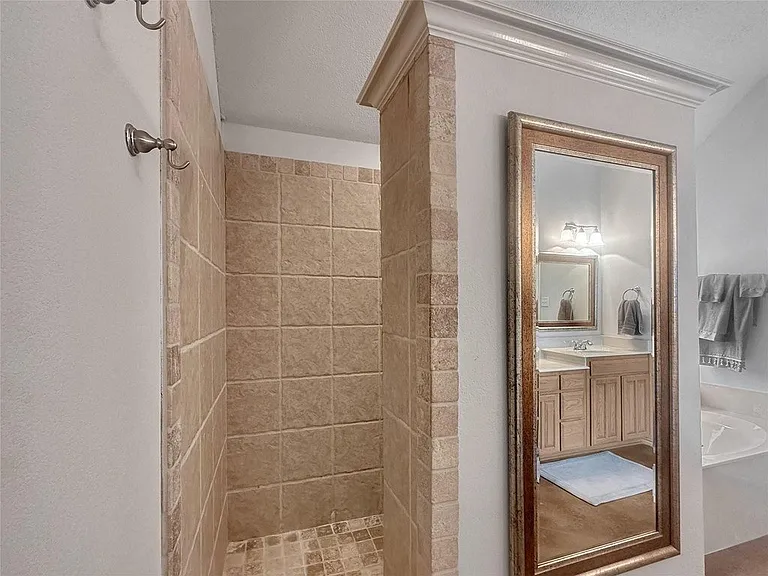 10717 Greenview Ct — Photo 20