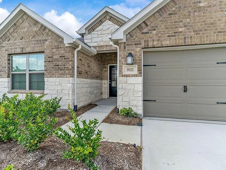 9903 Silverling Ct — Photo 3
