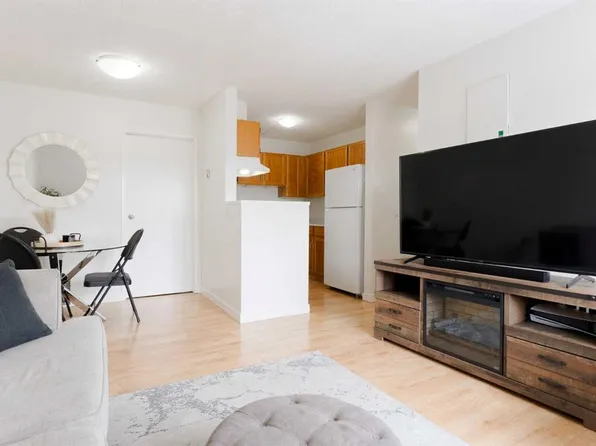 420 E Grier Ave NE #23, Calgary, AB T2K 5X6