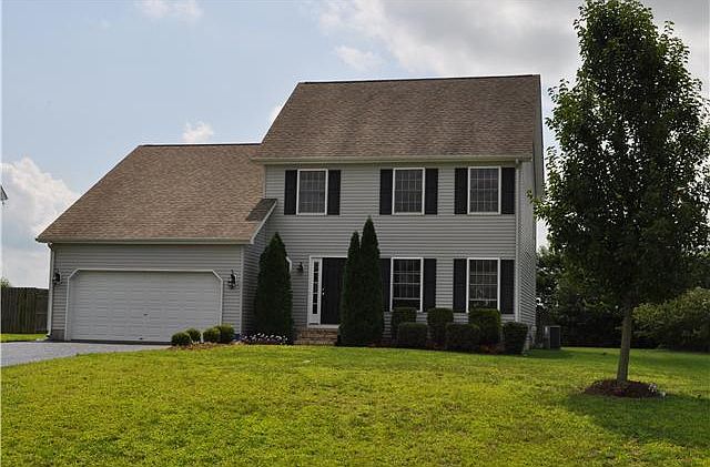 Stunning 4 bedroom 2 1/2 bath colonial