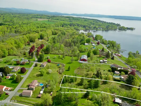 107 Lakeside Drive, Mayfield, NY 12117