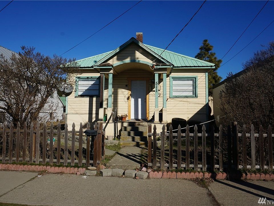 Welcome to charming 511 E 1st Street in Cle Elum. Right in the center of town. Oh the possibilities! This is just one of 2 homes on this great location. 