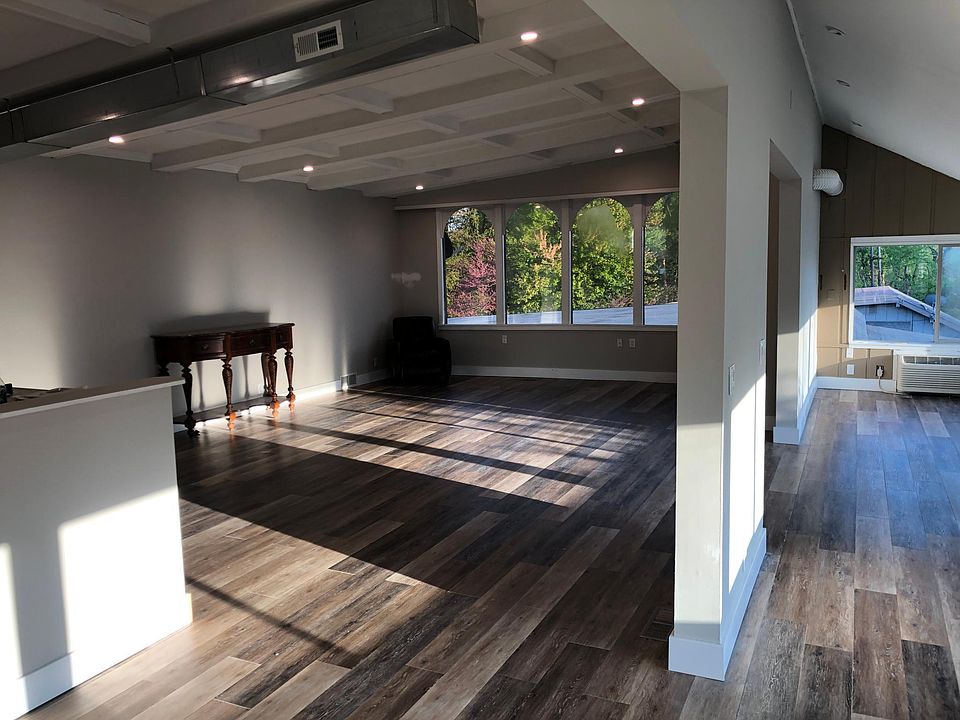 Huge open great room & sun room