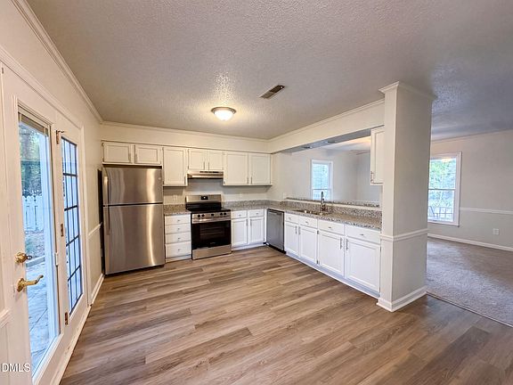 2nd image of 2338 Hillandale Rd