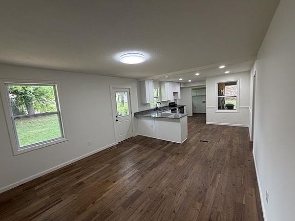 5th image of 108 Woodshire Dr