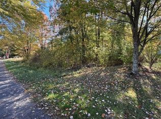 Walnut St, Andover, OH 44003