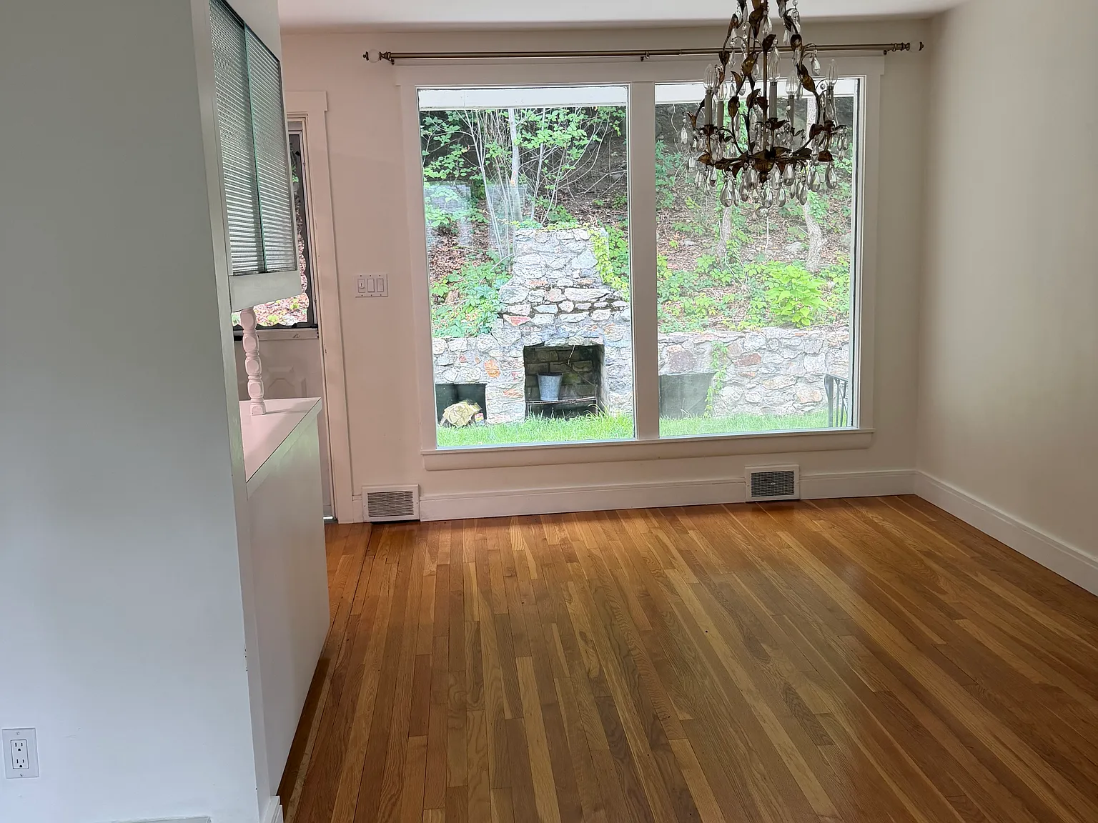 109 Wallis Rd — Photo 4
