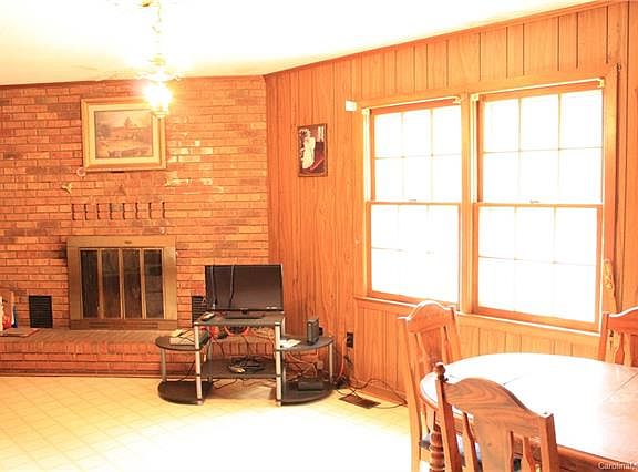 4th image of 186 Riverhills Dr #25