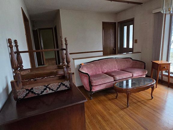 3rd image of 110 Riverview Blvd
