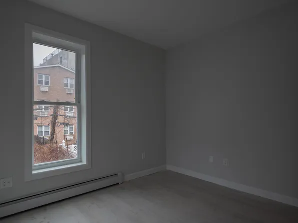 253 Monroe Street image 12 of 18