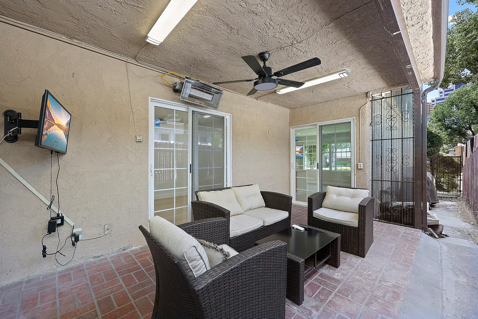 3 bed, 1250 sqft, $4,100 — Photo 4