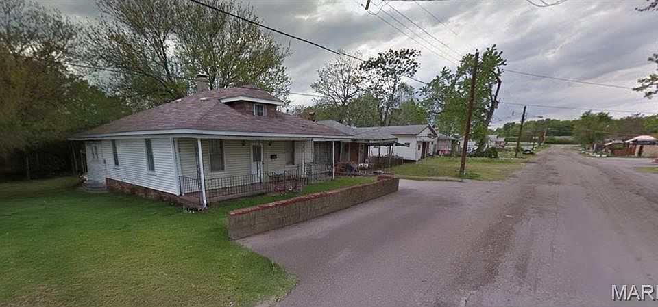 2nd image of 4014 Piggott Ave
