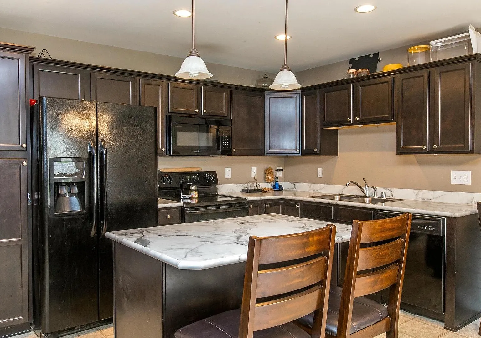 3 bed, 1756 sqft, $2,000 — Photo 4
