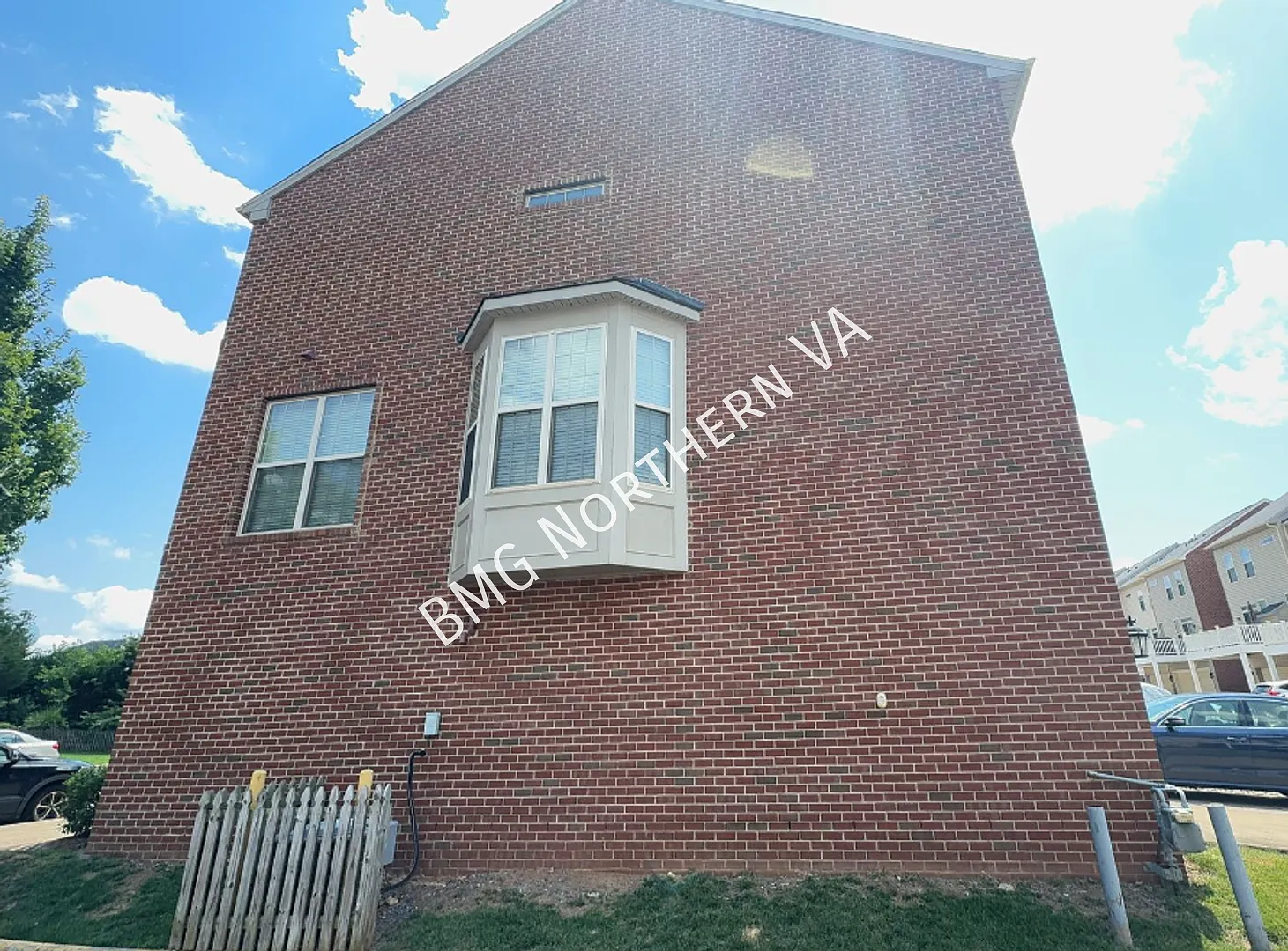 Stunning 3BR/3.5BA Home in Prime Old Town Manassas — Photo 2
