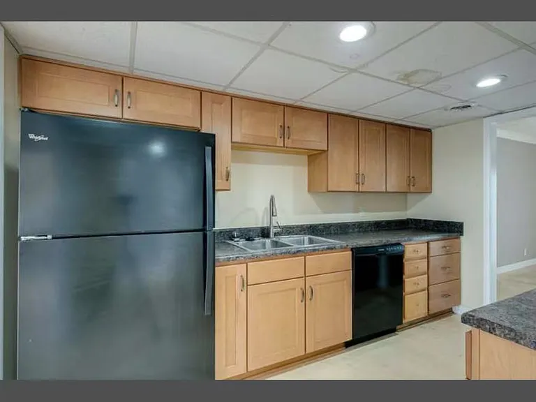 218 Raintree Dr — Photo 11