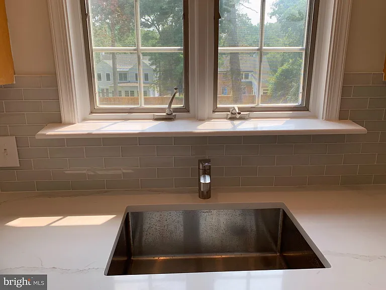 3120 Winnett Rd — Photo 8