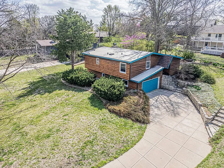 144 S Dartmouth Dr — Photo 46