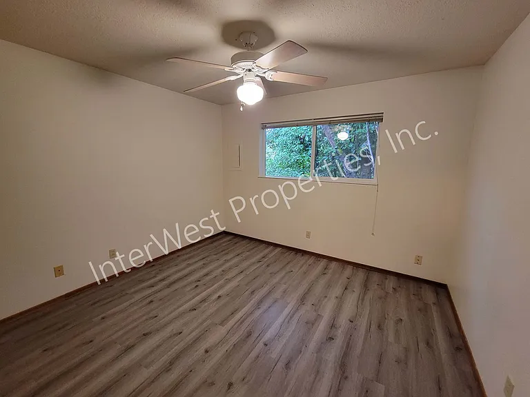 12175 SW Allen Blvd #6 — Photo 12