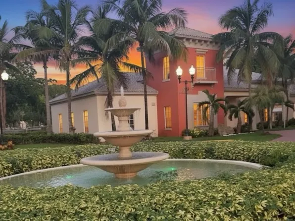 8290 Lake Dr, Doral, FL 33166