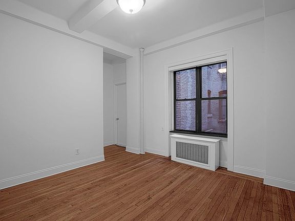 4th image of 19 W 69th St APT 406