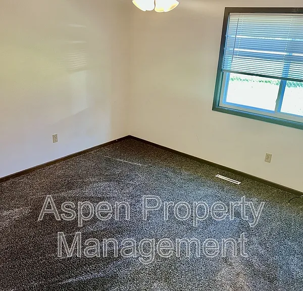 2101 Division St #1 — Photo 5