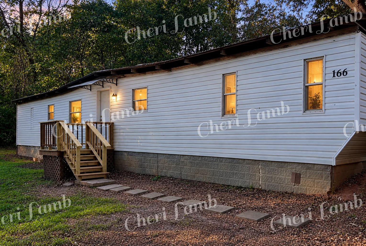 3 bed, 1.5 bath, $900 — Photo 1