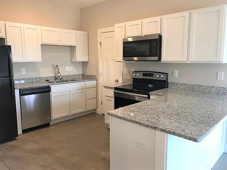 5548 N Edwards Cir #5548 — Photo 2