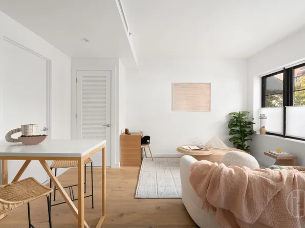 216 20th Street image 2 of 9