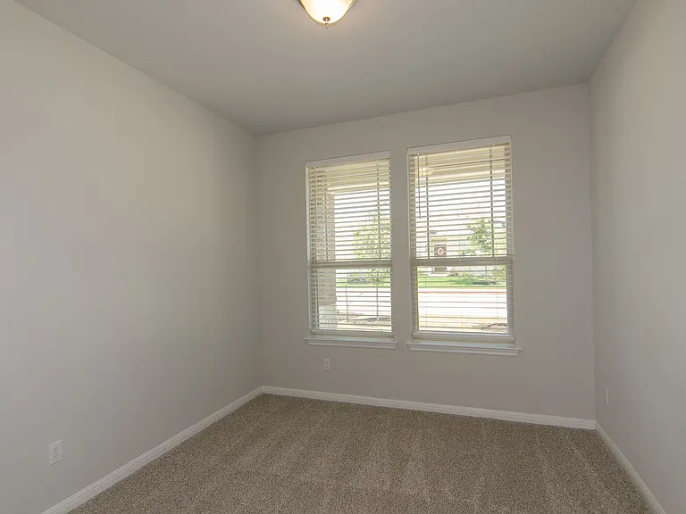 905 Olive Creek Dr — Photo 14