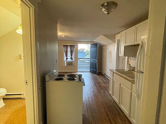 5th image of 1006 N Frederick St #B