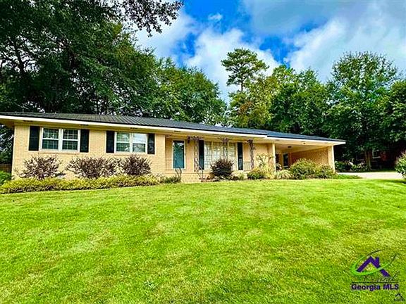 5th image of 203 Deerwood Cir
