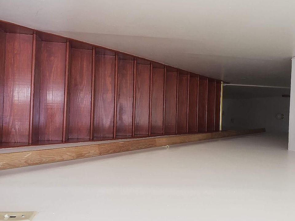 2nd image of 1541 W Passyunk Ave