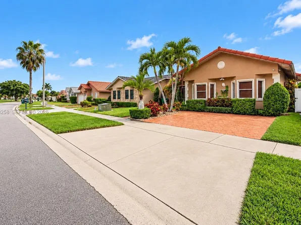 14590 SW 51st St, Miami, FL 33175