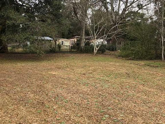 3rd image of 2060 N Roberts Cir