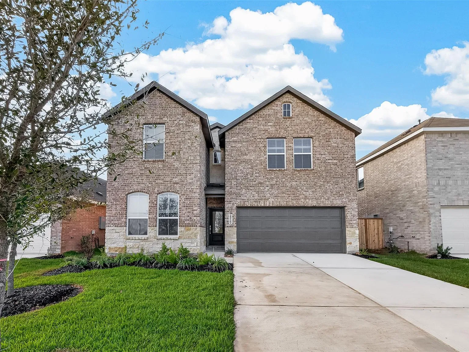 5 bed, 3.0 bath, 2943 sqft, $3,900 — Photo 4
