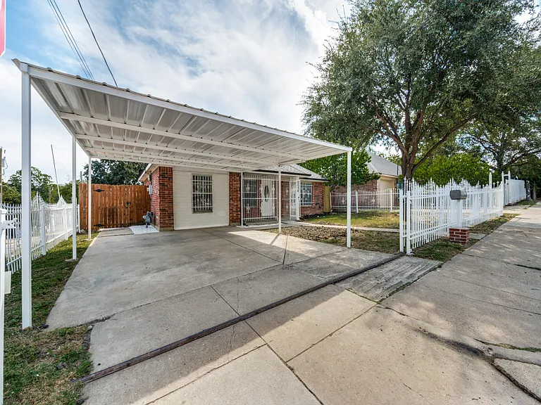 2238 Arroyo Ave — Photo 14